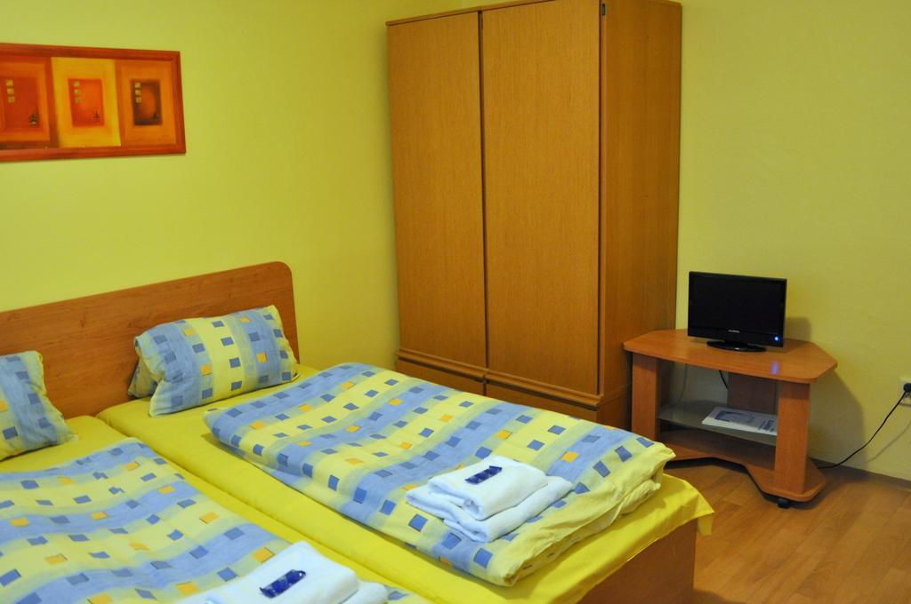 Hotel Komarov Brno Esterno foto