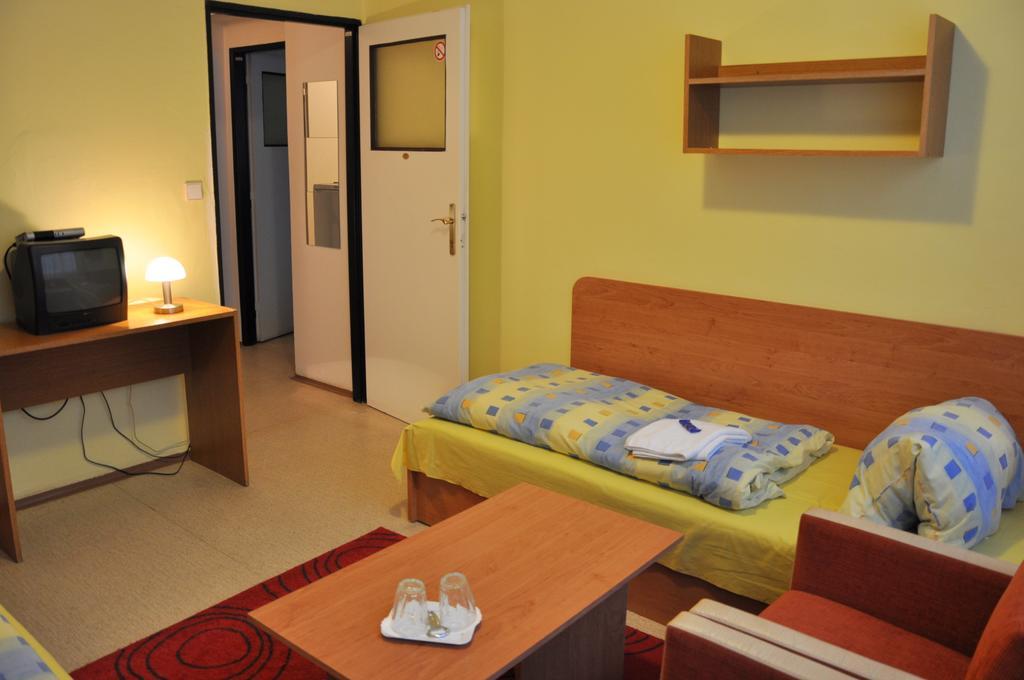Hotel Komarov Brno Esterno foto