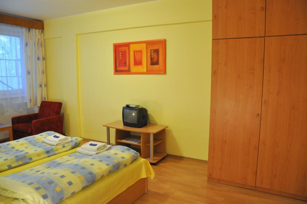 Hotel Komarov Brno Esterno foto