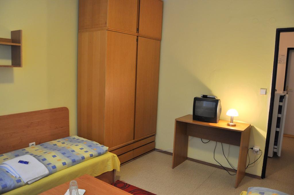 Hotel Komarov Brno Esterno foto