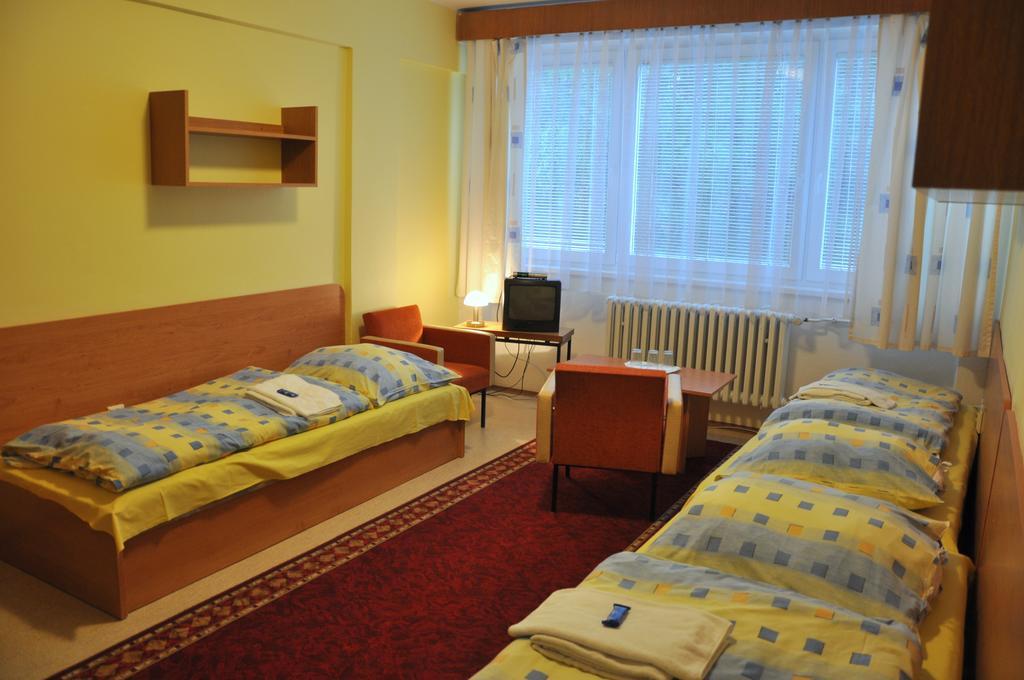Hotel Komarov Brno Esterno foto
