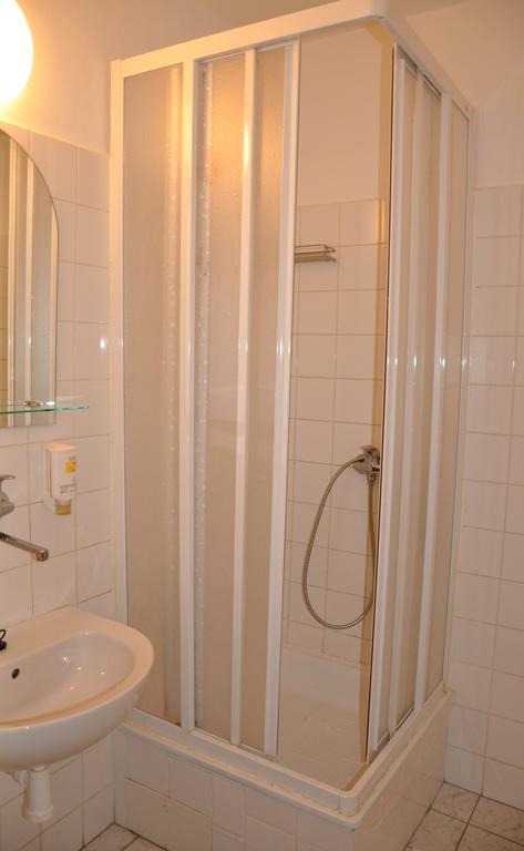 Hotel Komarov Brno Esterno foto