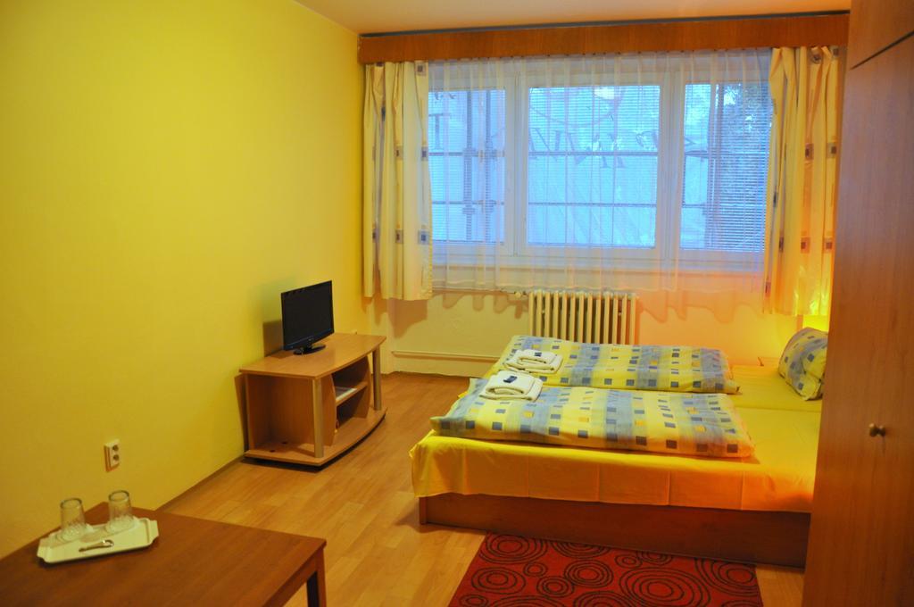Hotel Komarov Brno Esterno foto